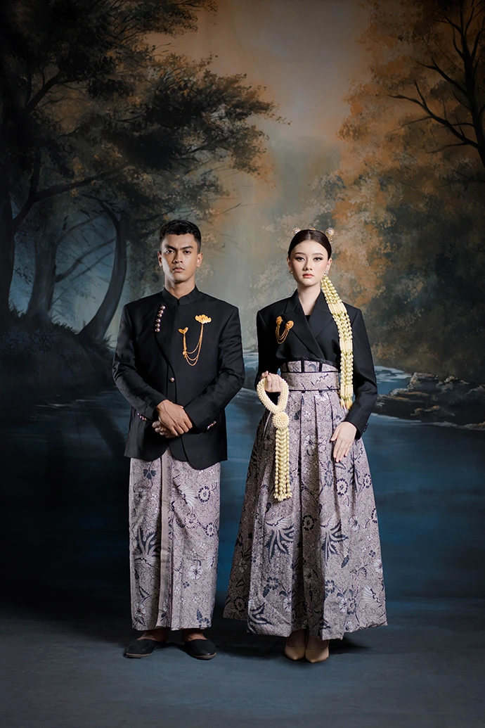 Foto Prewedding Adat Jawa Non Hijab 